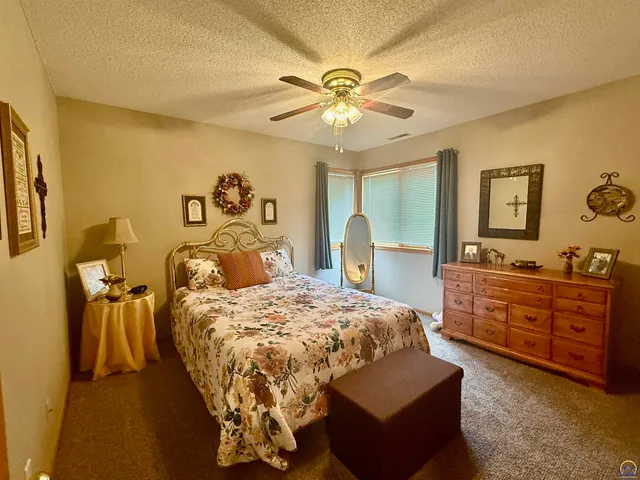 $269,900 | 3101 Southwest Wanamaker Drive, Unit 13, Topeka, KS 66614