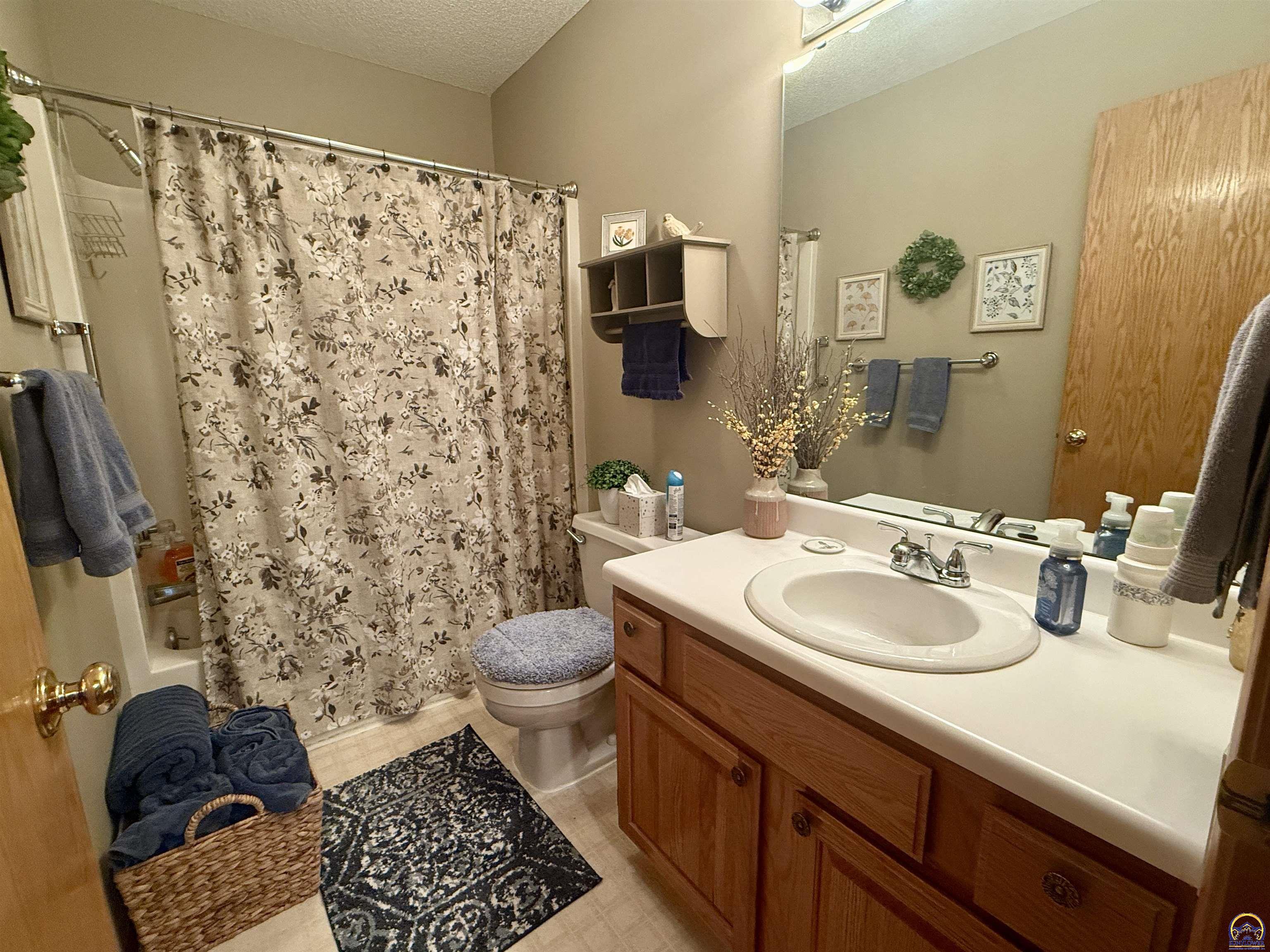 3101 Southwest Wanamaker Drive, Unit 13 Topeka, KS 66614 - Photo 38 of 52