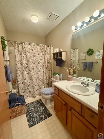 $269,900 | 3101 Southwest Wanamaker Drive, Unit 13, Topeka, KS 66614
