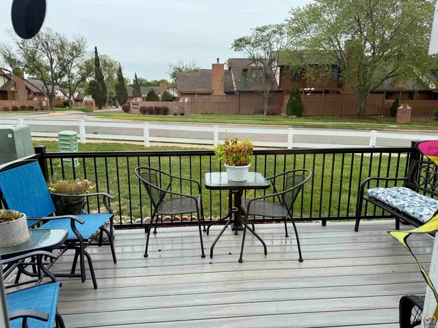 $269,900 | 3101 Southwest Wanamaker Drive, Unit 13, Topeka, KS 66614