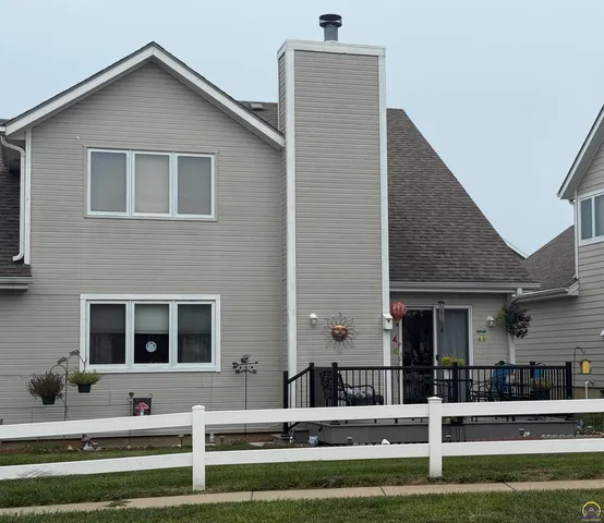 $269,900 | 3101 Southwest Wanamaker Drive, Unit 13, Topeka, KS 66614