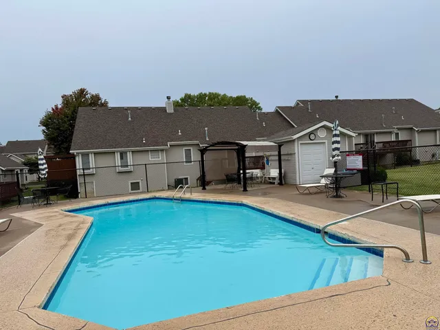 $269,900 | 3101 Southwest Wanamaker Drive, Unit 13, Topeka, KS 66614