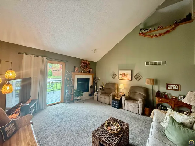 $269,900 | 3101 Southwest Wanamaker Drive, Unit 13, Topeka, KS 66614