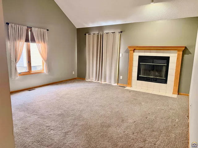 $269,900 | 3101 Southwest Wanamaker Drive, Unit 13, Topeka, KS 66614