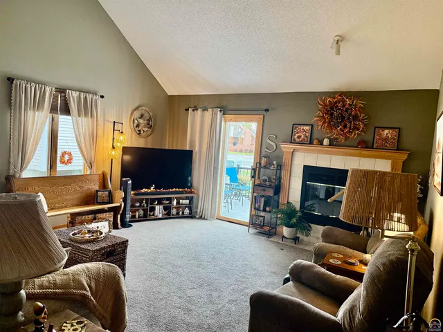 $269,900 | 3101 Southwest Wanamaker Drive, Unit 13, Topeka, KS 66614
