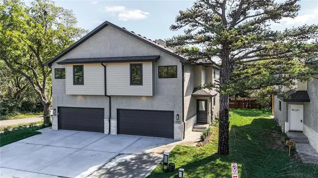 $365,000 | 207 Northwest Orchard Street, Lee's Summit, MO 64063