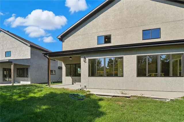 $350,000 | 207 Northwest Orchard Street, Lee's Summit, MO 64063