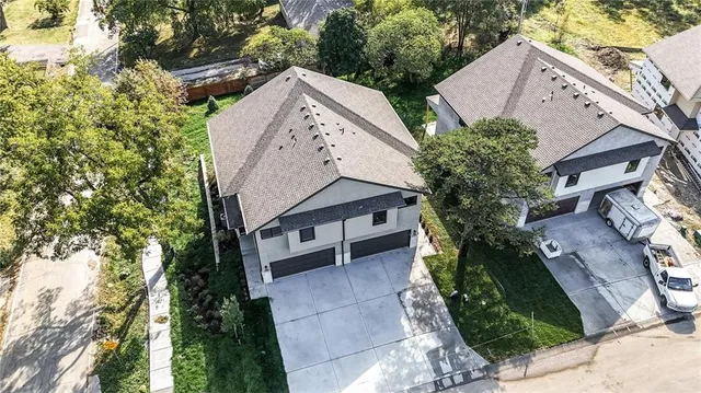 $365,000 | 207 Northwest Orchard Street, Lee's Summit, MO 64063