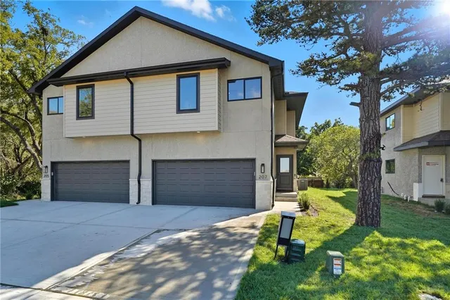 $365,000 | 207 Northwest Orchard Street, Lee's Summit, MO 64063