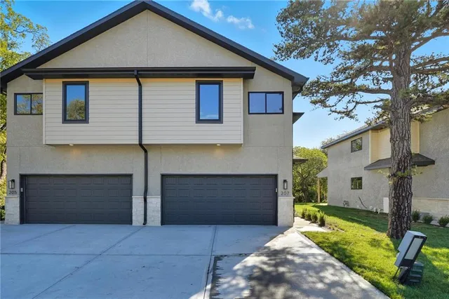 $365,000 | 207 Northwest Orchard Street, Lee's Summit, MO 64063