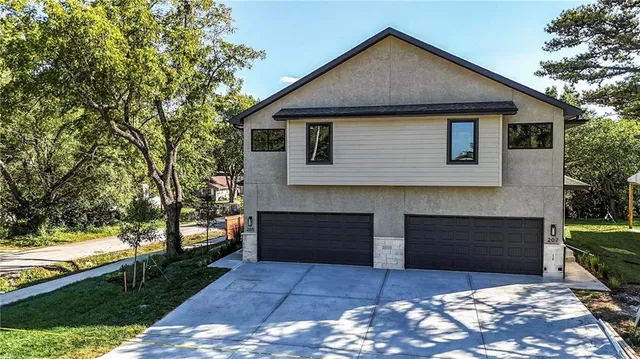 $350,000 | 207 Northwest Orchard Street, Lee's Summit, MO 64063