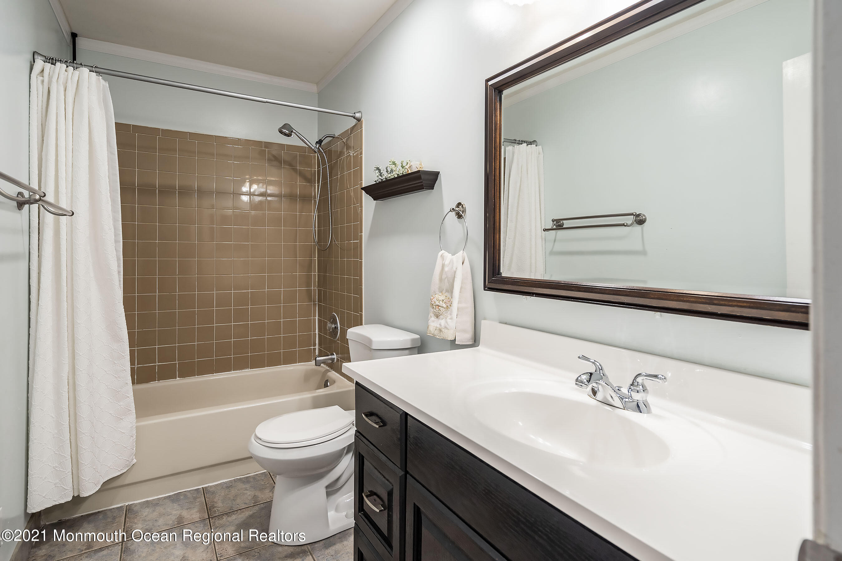 167 Sawmill Road, Unit 207 Brick, NJ 08724 - Photo 20 of 22 Full Bathrom