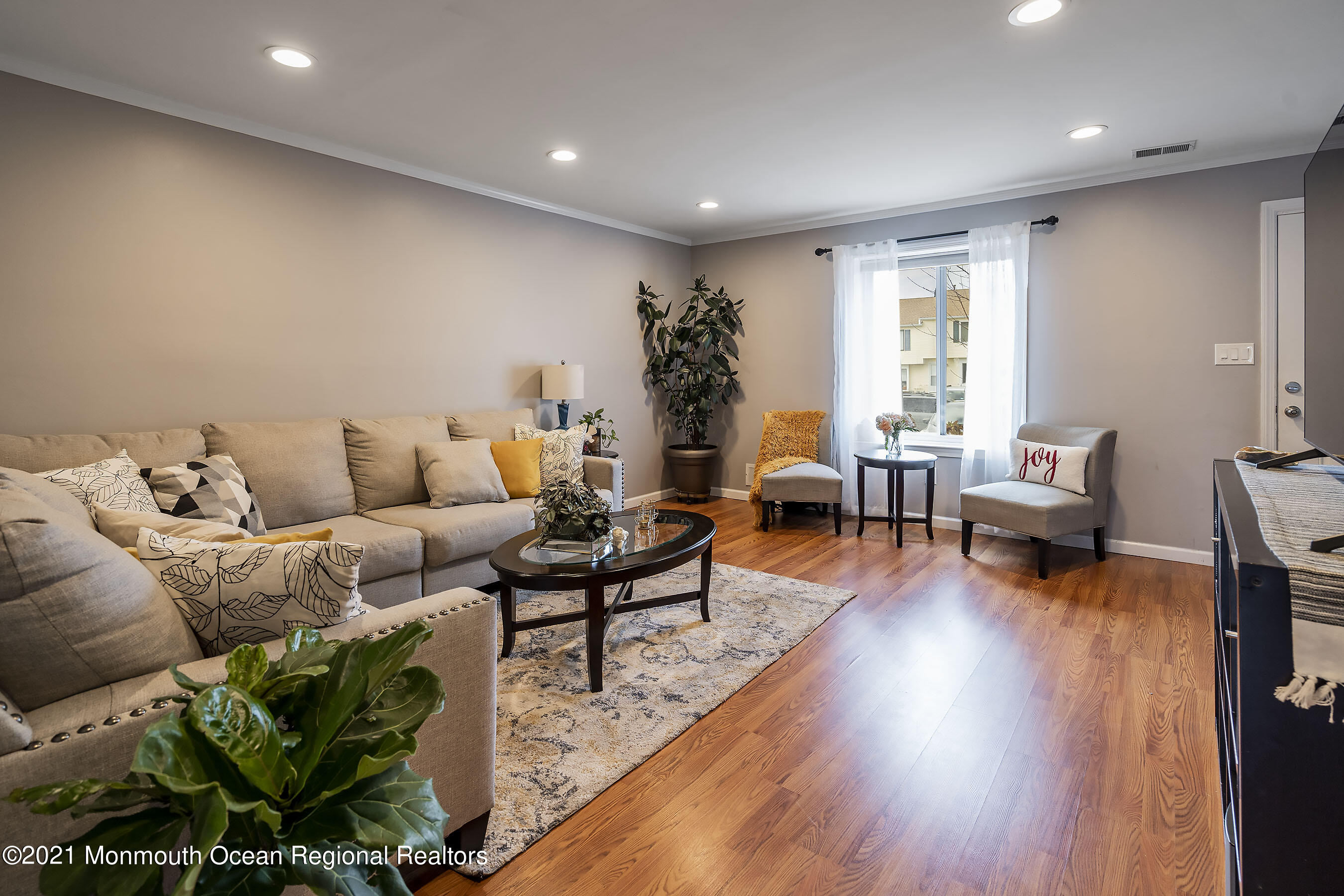 167 Sawmill Road, Unit 207 Brick, NJ 08724 - Photo 9 of 22 Living Room