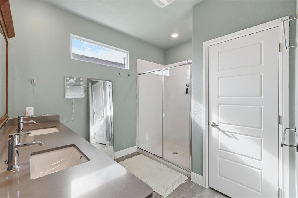 2213 Ruff Road Denton, TX 76205 - Photo 27 of 38 Primary Bathroom