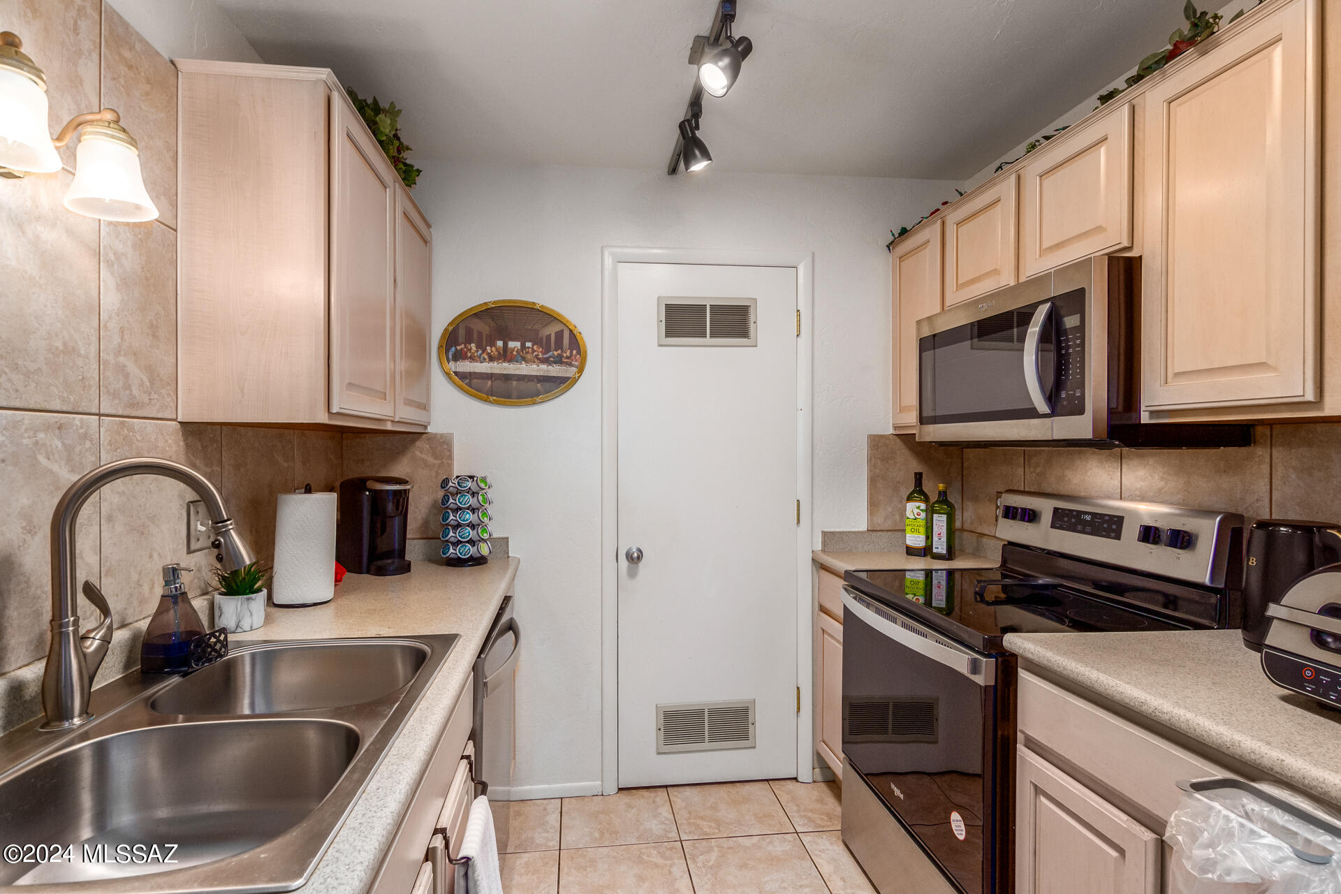 625 South Prudence Road, Unit 203 Tucson, AZ 85710 - Photo 11 of 23