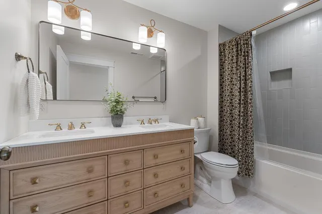 $1,290,000 | 3711 North Downer Avenue, Shorewood, WI 53211