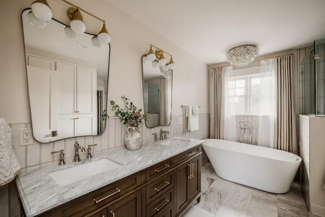 $1,290,000 | 3711 North Downer Avenue, Shorewood, WI 53211