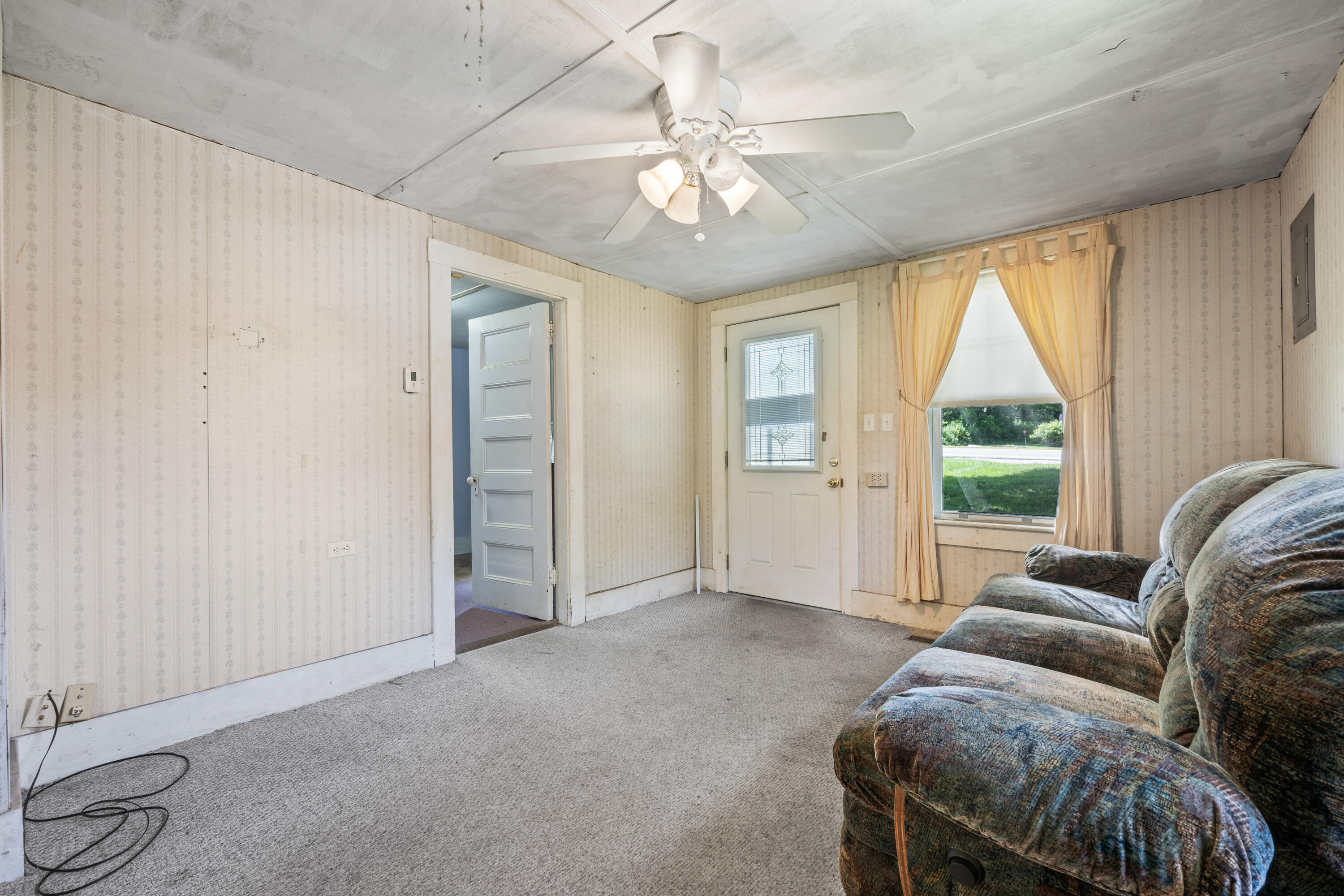 1749 Harpswell Islands Road Orrs Island, ME 04066 - Photo 6 of 36 Living room