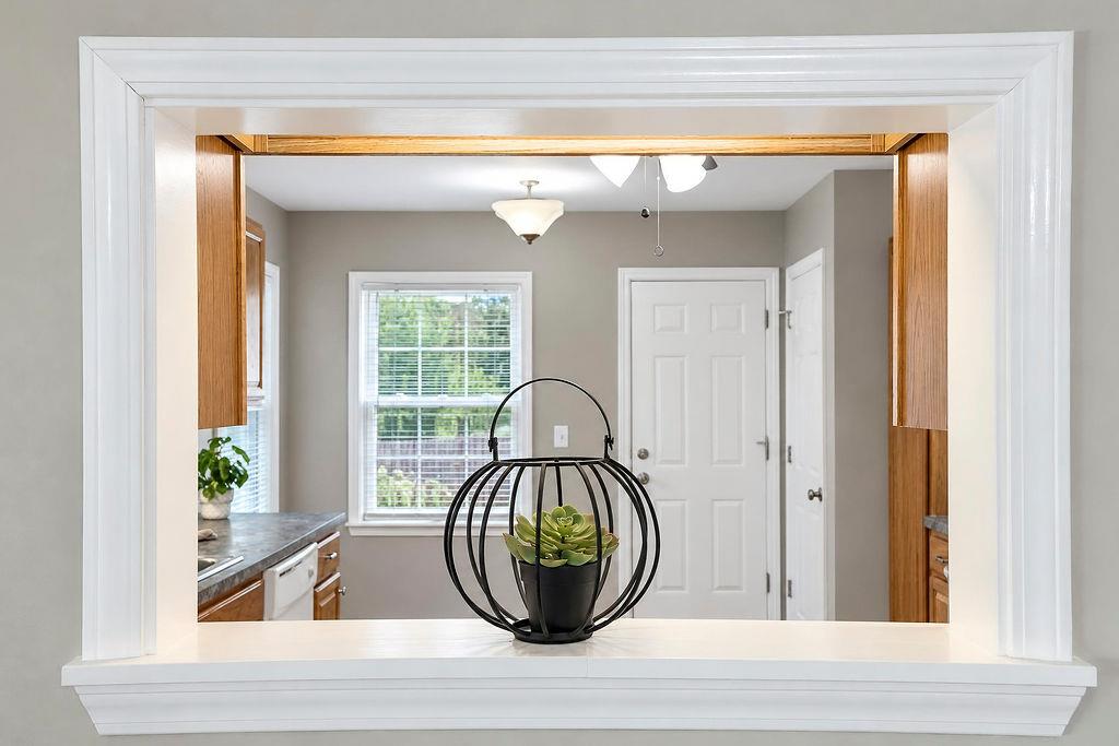 305 Northwest O'Brien Road Lee's Summit, MO 64063 - Photo 9 of 34 Gallery Image 9