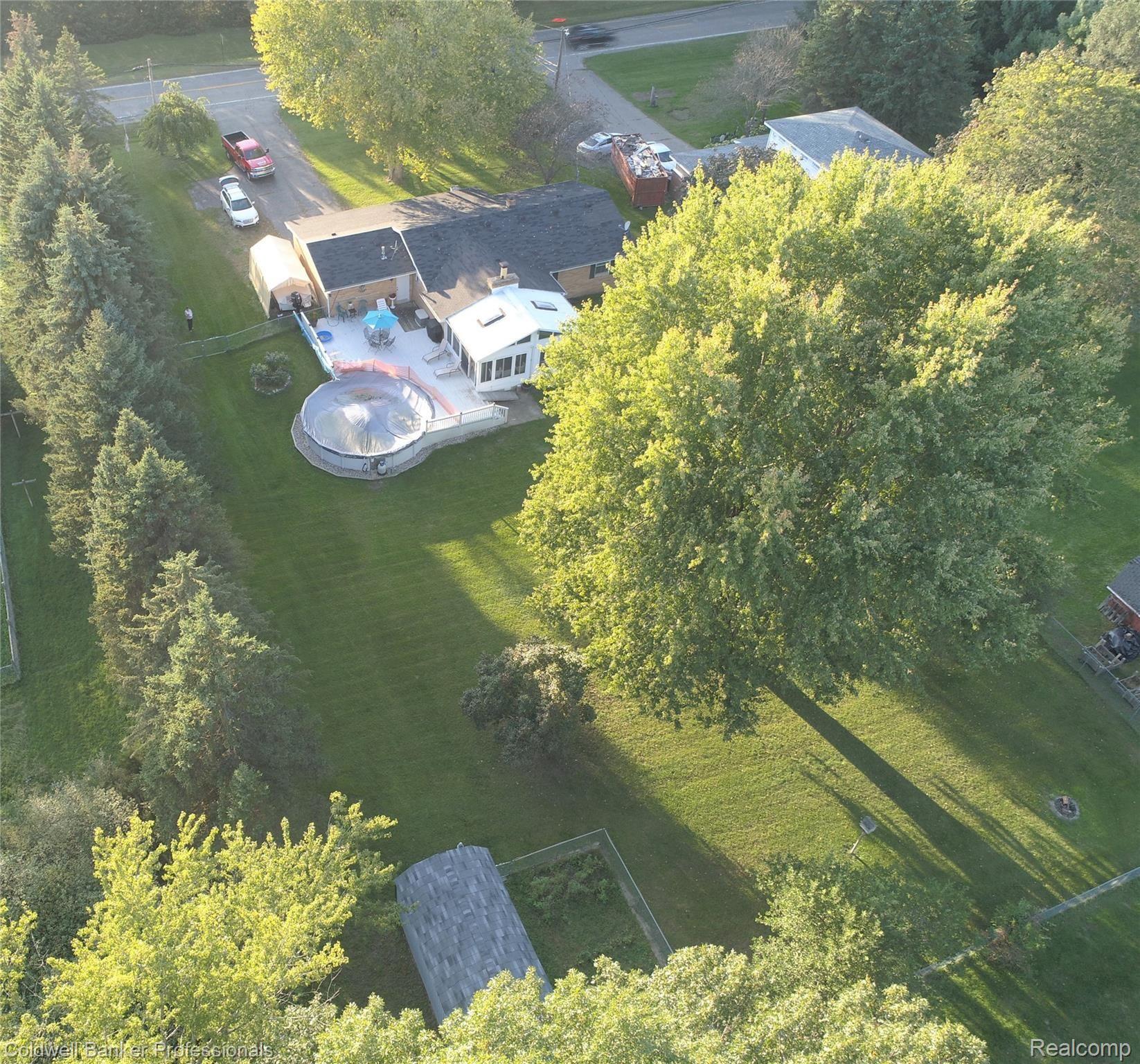 260 North Tipsico Lake Road Highland, MI 48357 - Photo 33 of 33 Tipsico Overhead.jpg