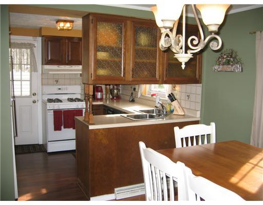620 Springfield Street Pittsburgh, PA 15220 - Photo 8 of 17 Dining Room.