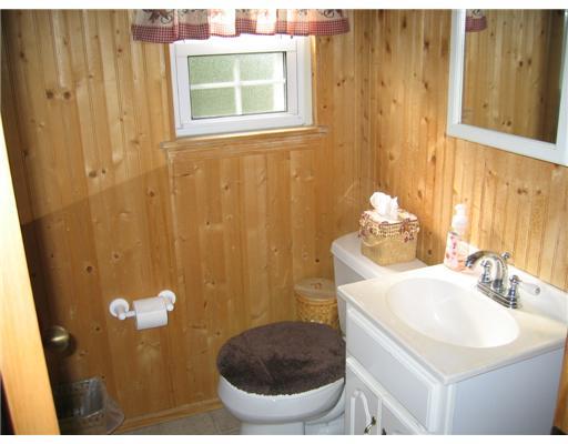 620 Springfield Street Pittsburgh, PA 15220 - Photo 9 of 17 Other. Updated Bath with lots of natural light