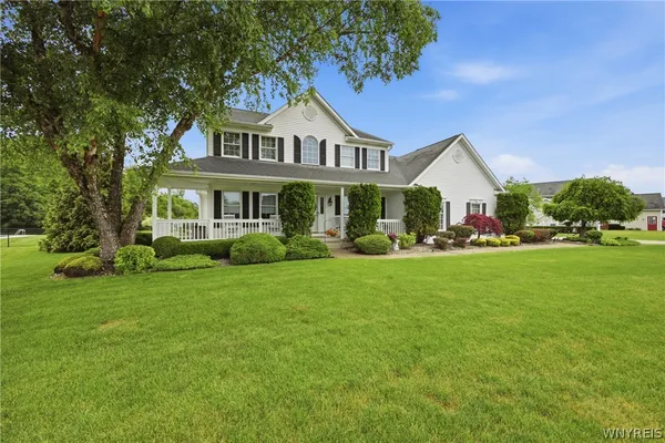 $789,900 | 6981 Pintail Court, Wheatfield, NY 14120