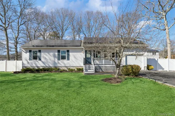 $529,990 | 19 Flintlock Drive, Shirley, NY 11967