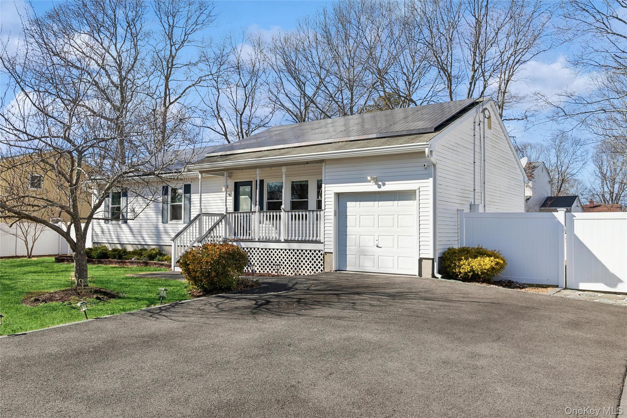 19 Flintlock Drive Shirley, NY 11967 - Photo 3 of 32