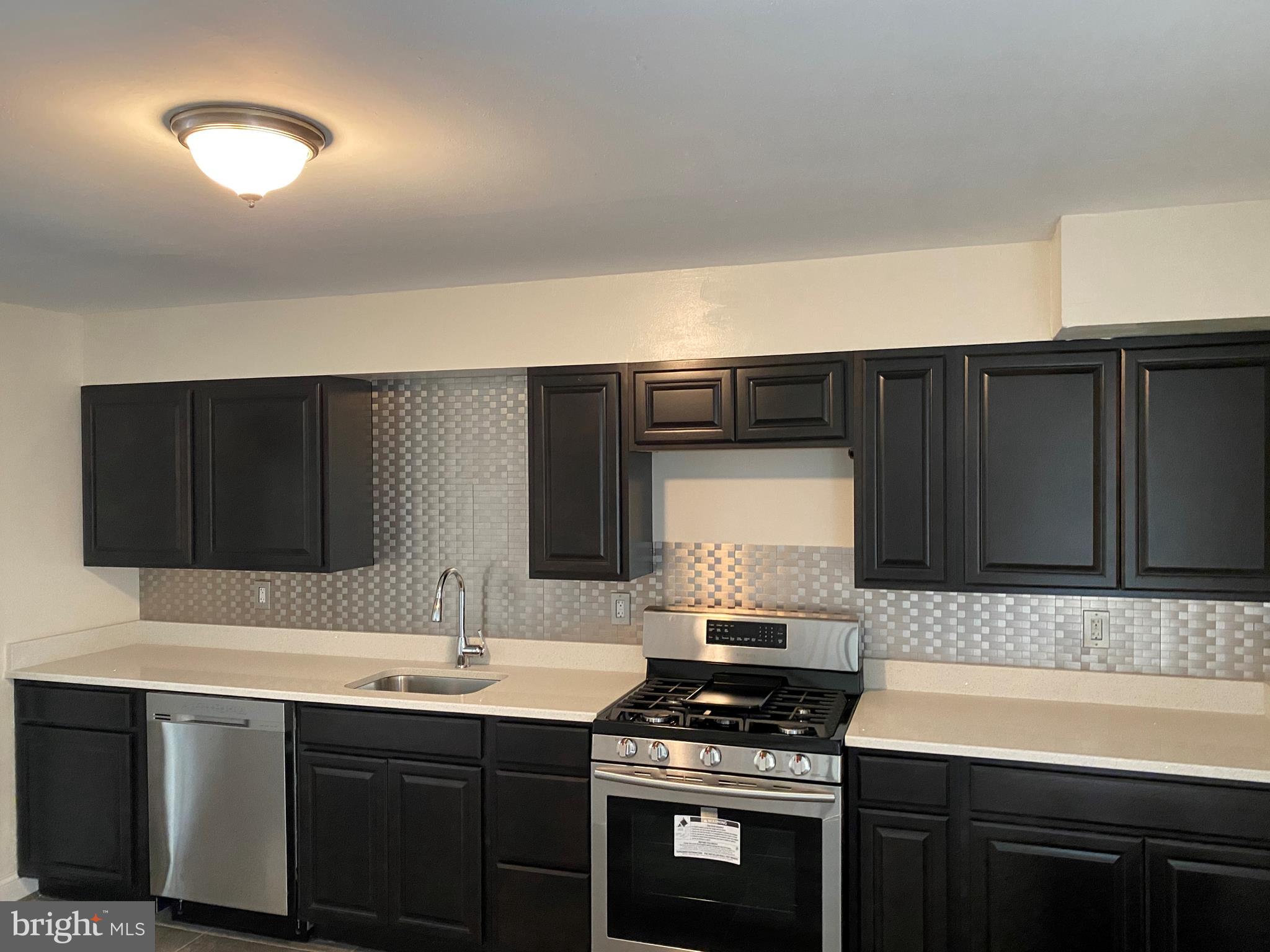 8116 Mid Haven Road Dundalk, MD 21222 - Photo 2 of 29