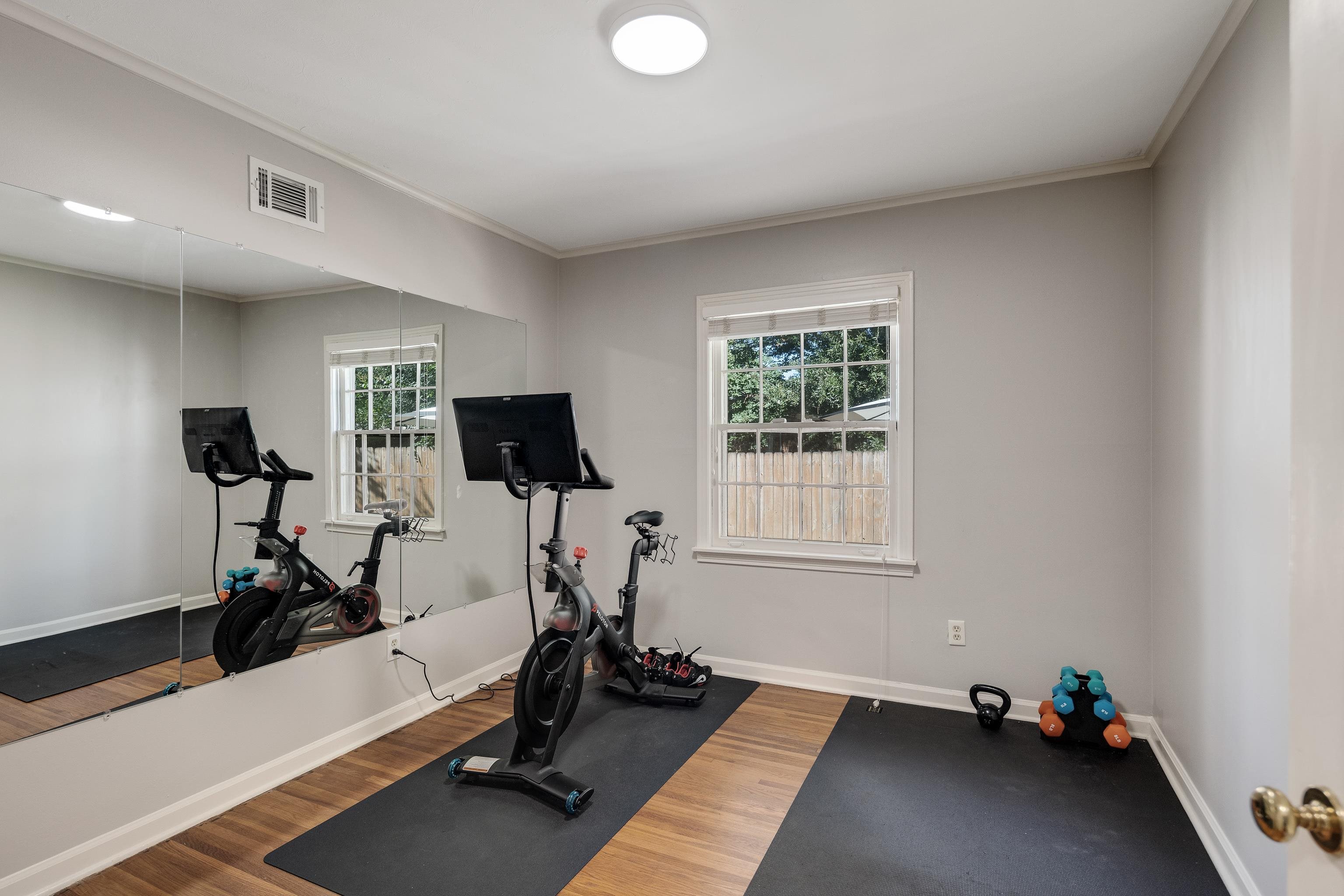 5060 Rich Road Memphis, TN 38117 - Photo 17 of 25 a view of a room with gym equipment