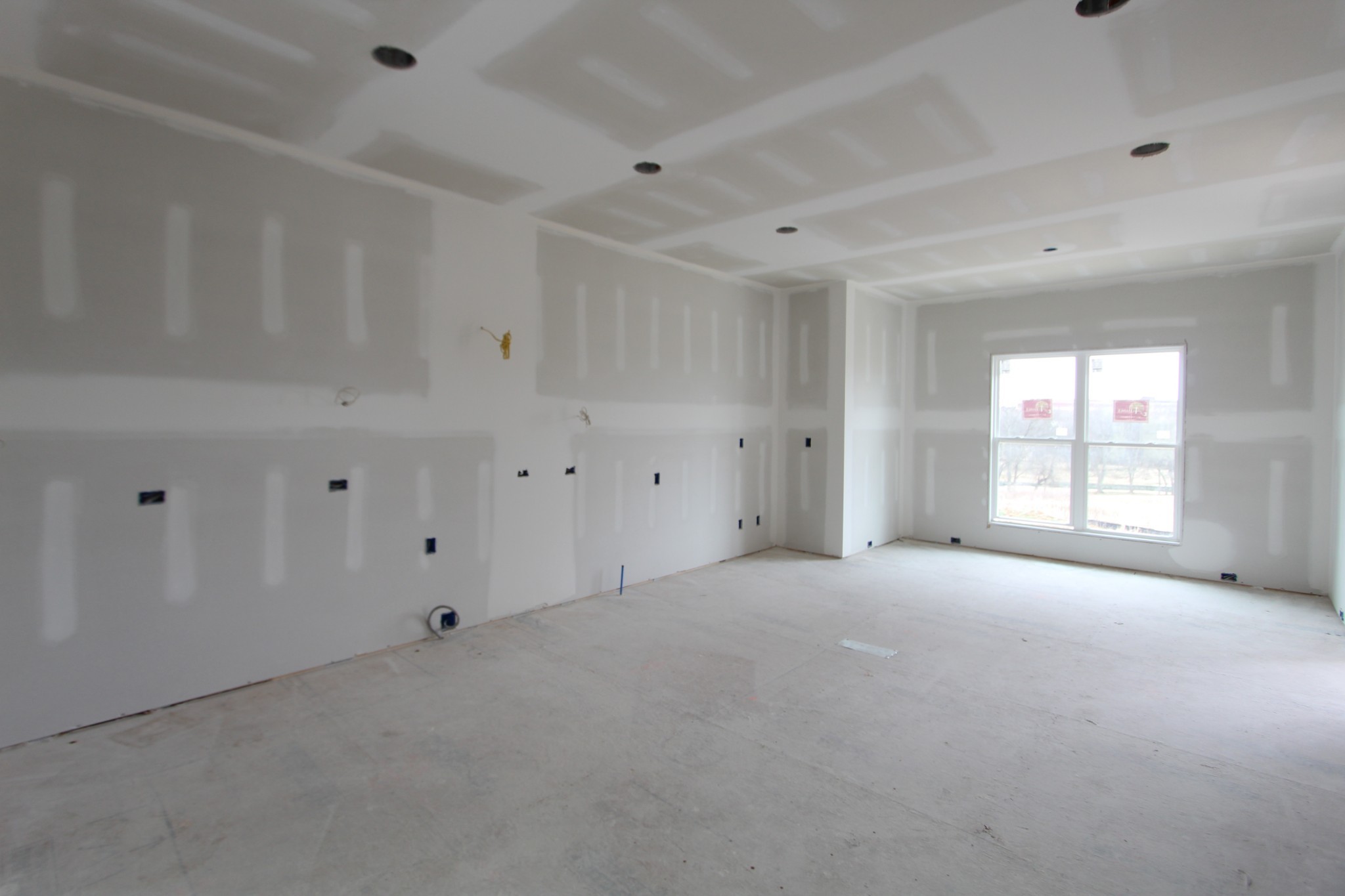 484 Cole's Ferry Road, Unit 3C Gallatin, TN 37066 - Photo 6 of 10 a view of an empty room with a window