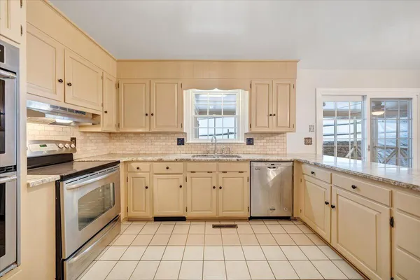 $619,000 | 5139 Remington Road, Roanoke, VA 24018