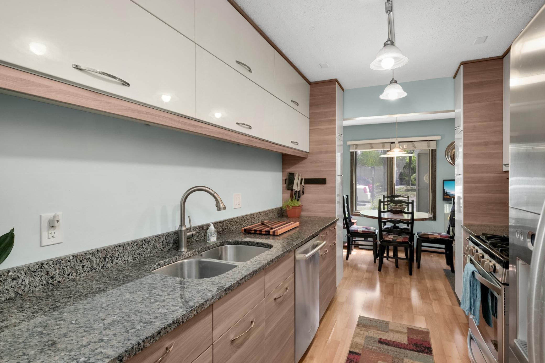 10203 Scarborough Road Bloomington, MN 55437 - Photo 11 of 41 Gallery Image 11