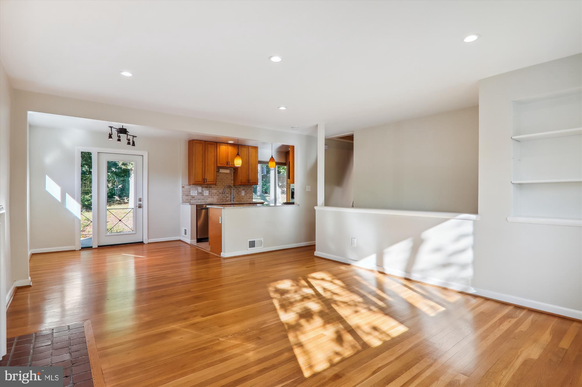 10708 Lombardy Road Silver Spring, MD 20901 - Photo 16 of 95 Oak hardwood floors throughout main level