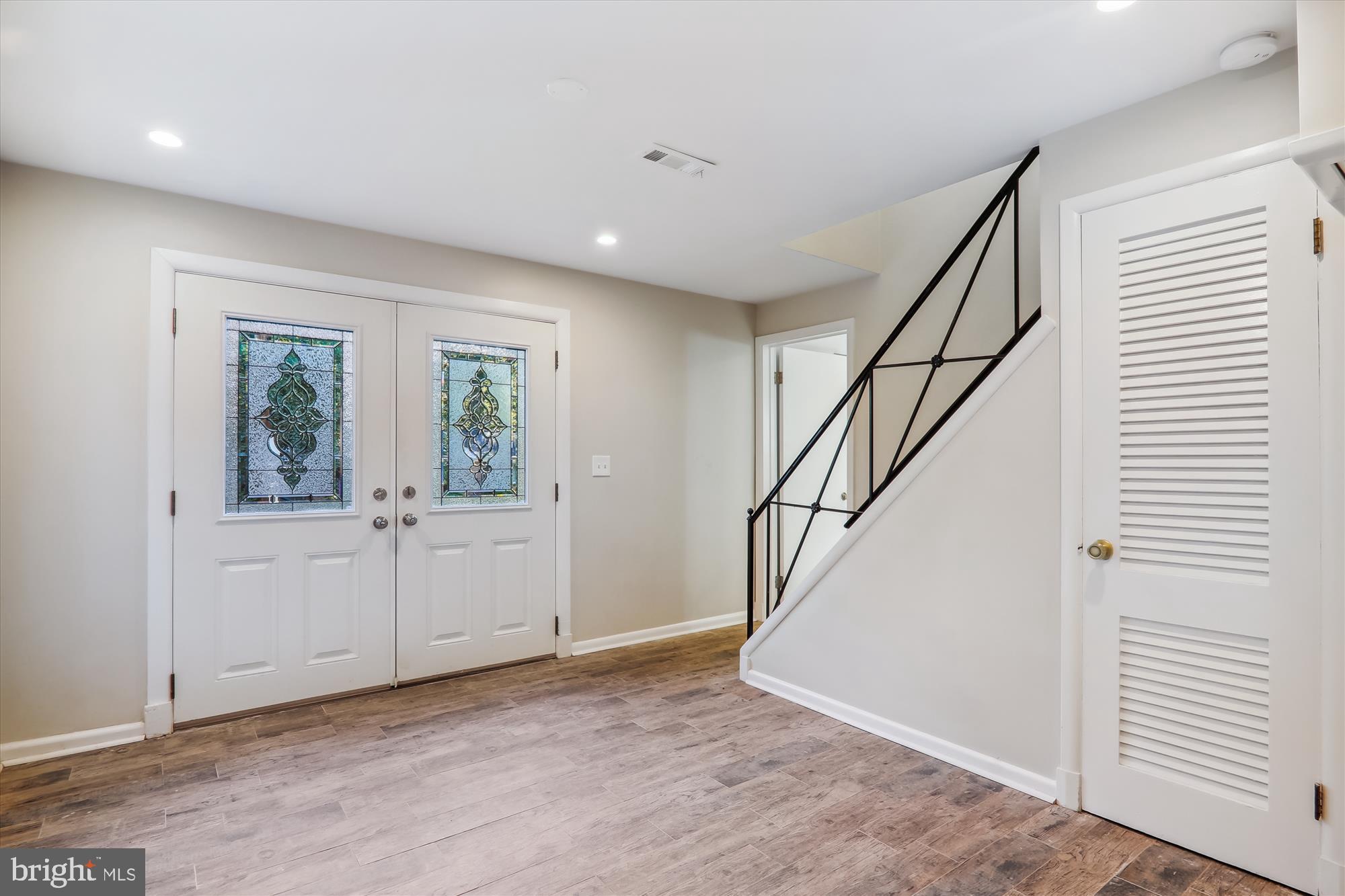 10708 Lombardy Road Silver Spring, MD 20901 - Photo 34 of 95 Roomy Foyer w/double doors