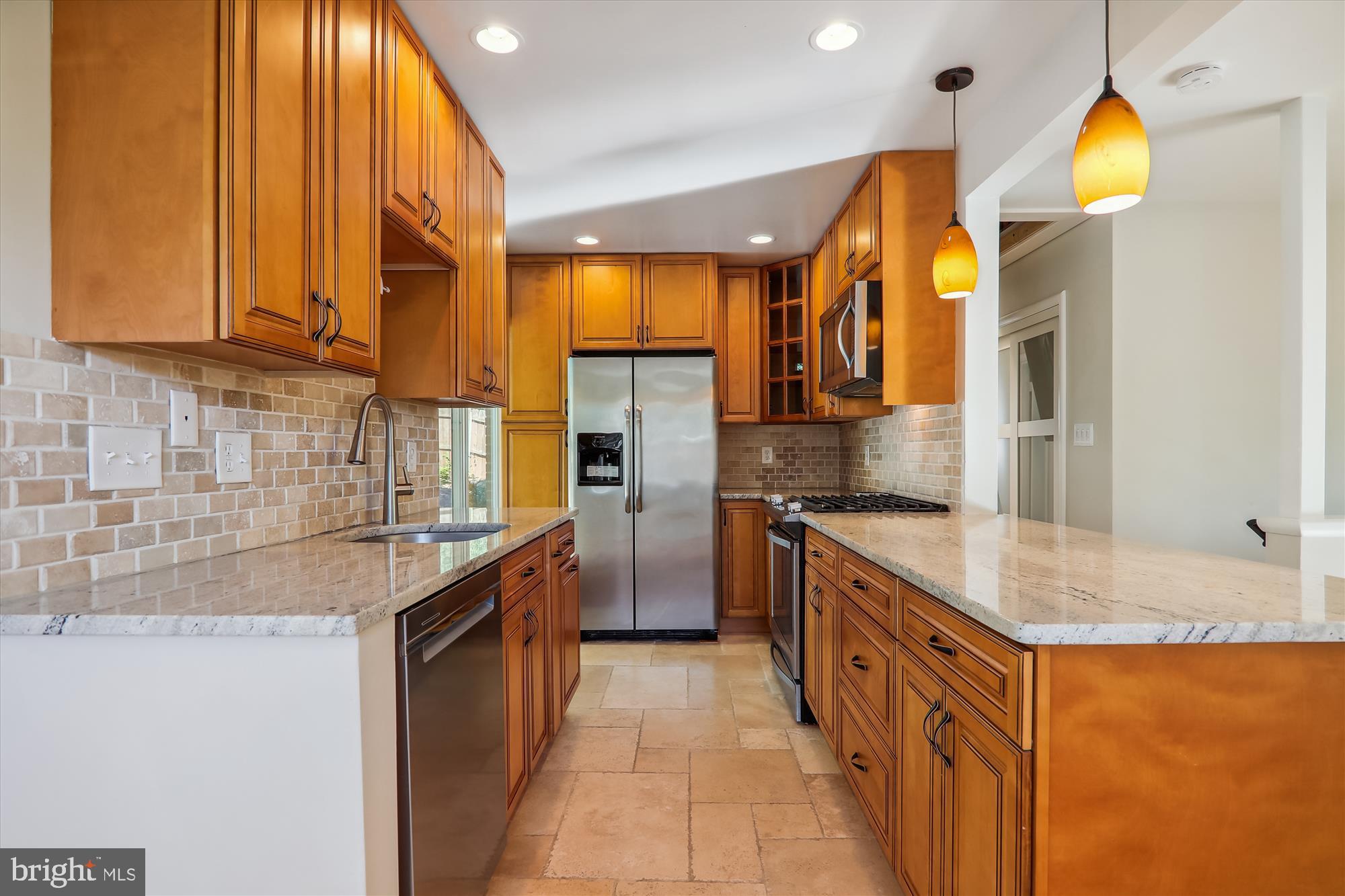 10708 Lombardy Road Silver Spring, MD 20901 - Photo 9 of 95 Granite countertops in kitchen
