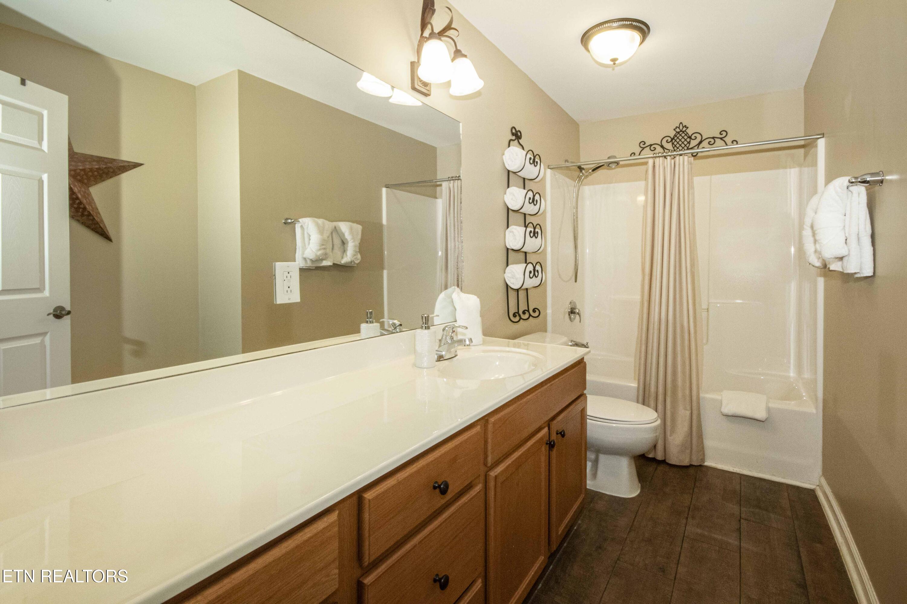 527 River Pl Way, Unit 445 Sevierville, TN 37862 - Photo 29 of 48 V19A6004