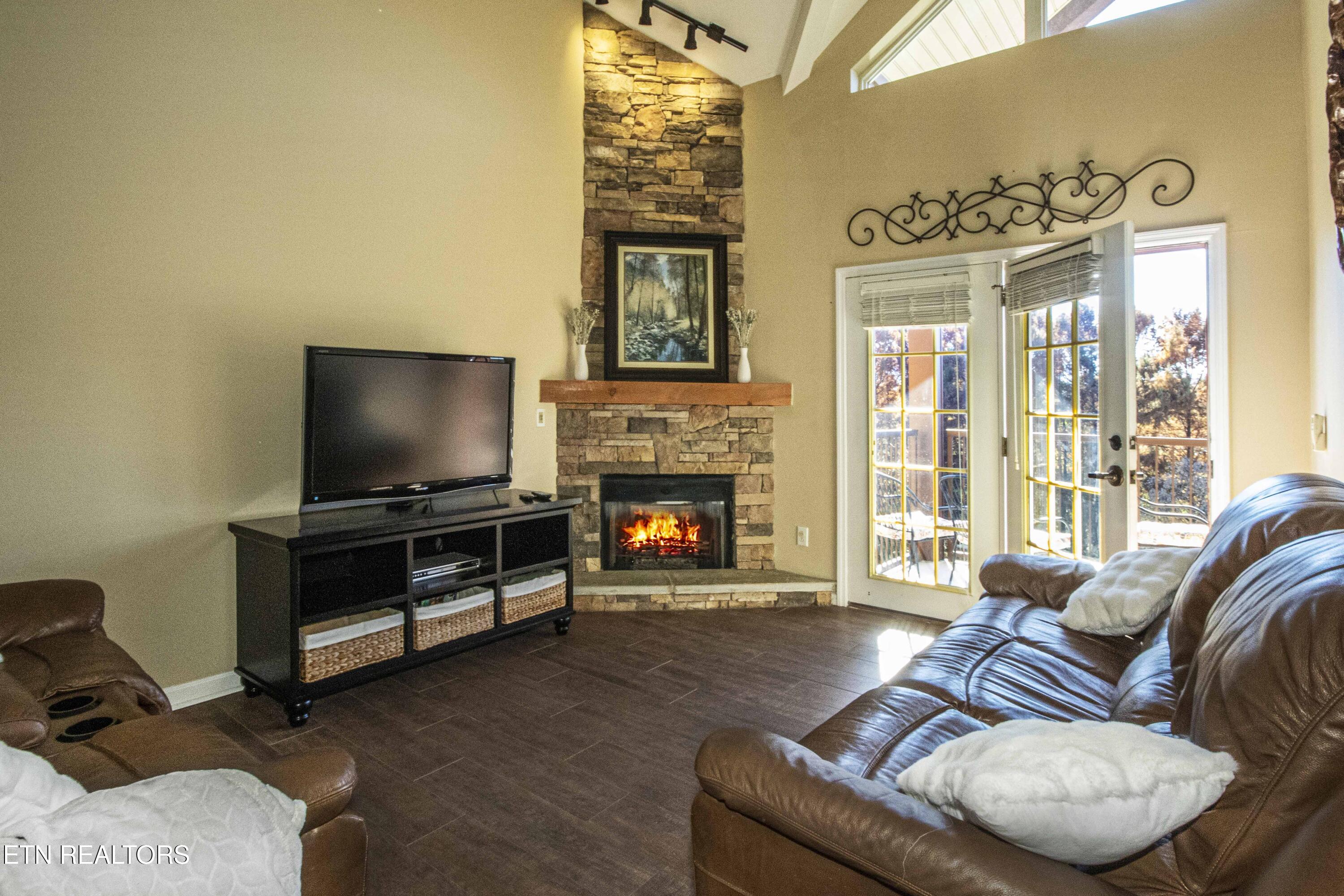 527 River Pl Way, Unit 445 Sevierville, TN 37862 - Photo 3 of 48 V19A5954