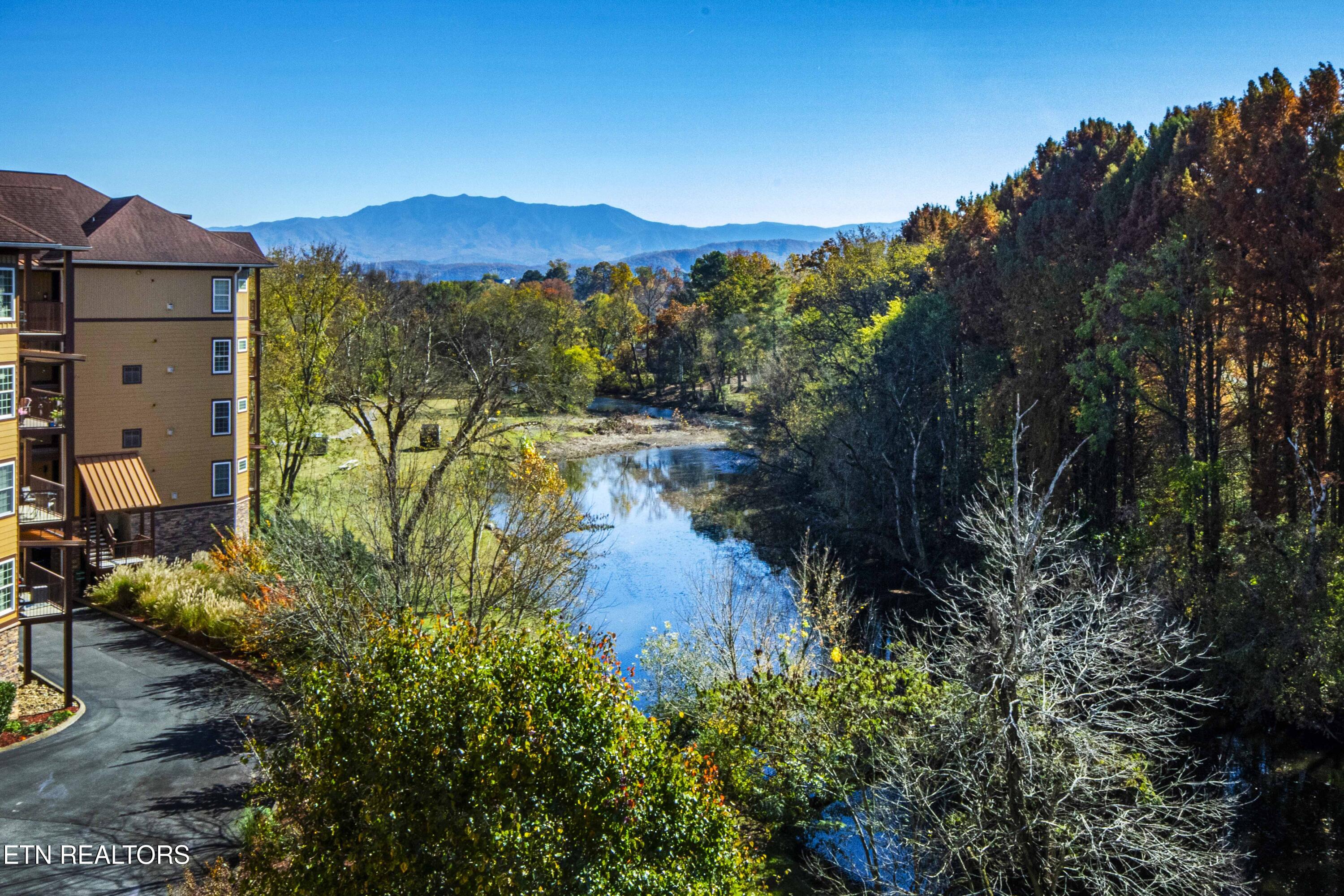 527 River Pl Way, Unit 445 Sevierville, TN 37862 - Photo 45 of 48 V19A6032