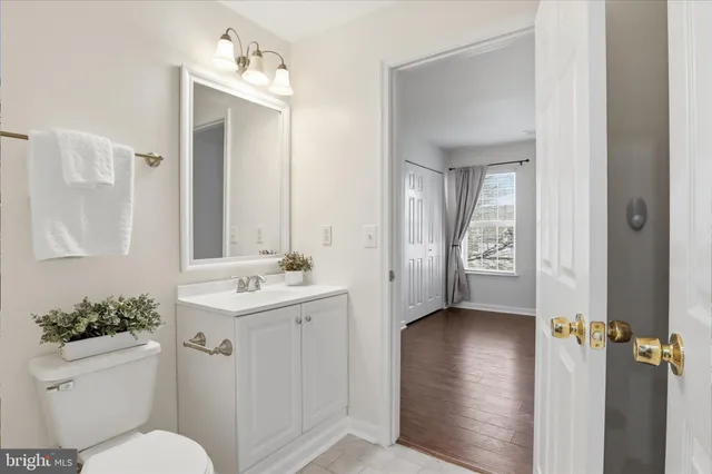 $320,000 | 1067 Gardenview Loop, Unit 302, Woodbridge, VA 22191