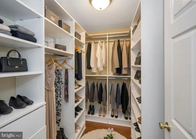 $320,000 | 1067 Gardenview Loop, Unit 302, Woodbridge, VA 22191