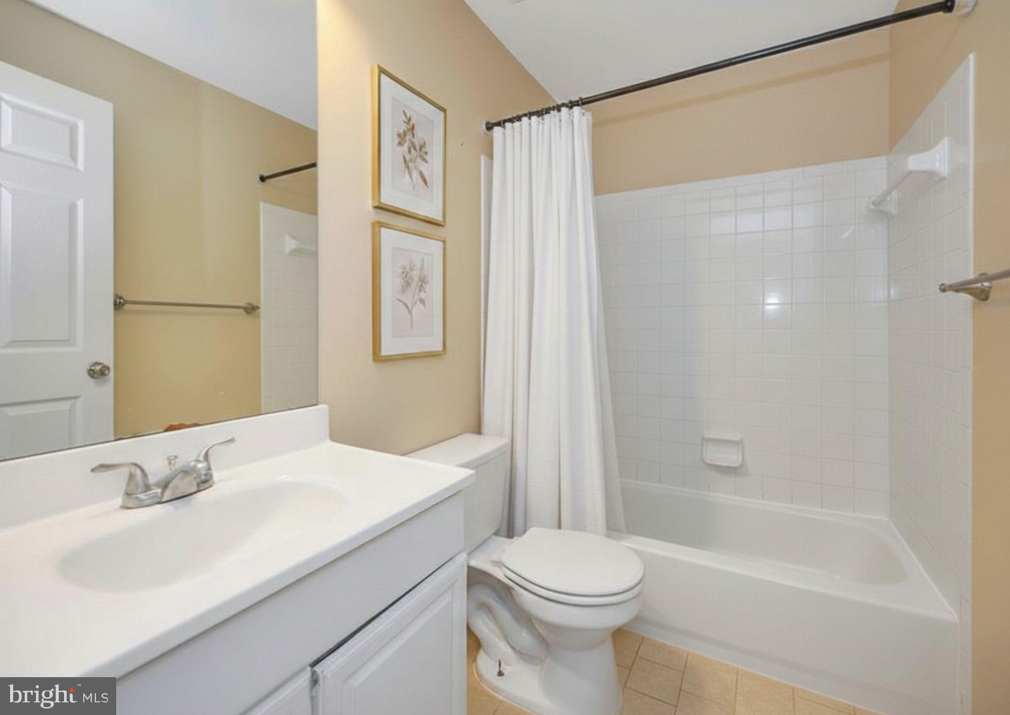 1067 Gardenview Loop, Unit 302 Woodbridge, VA 22191 - Photo 26 of 36 Virtually Staged Bathroom