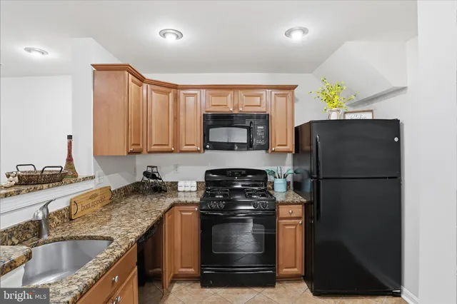 $320,000 | 1067 Gardenview Loop, Unit 302, Woodbridge, VA 22191