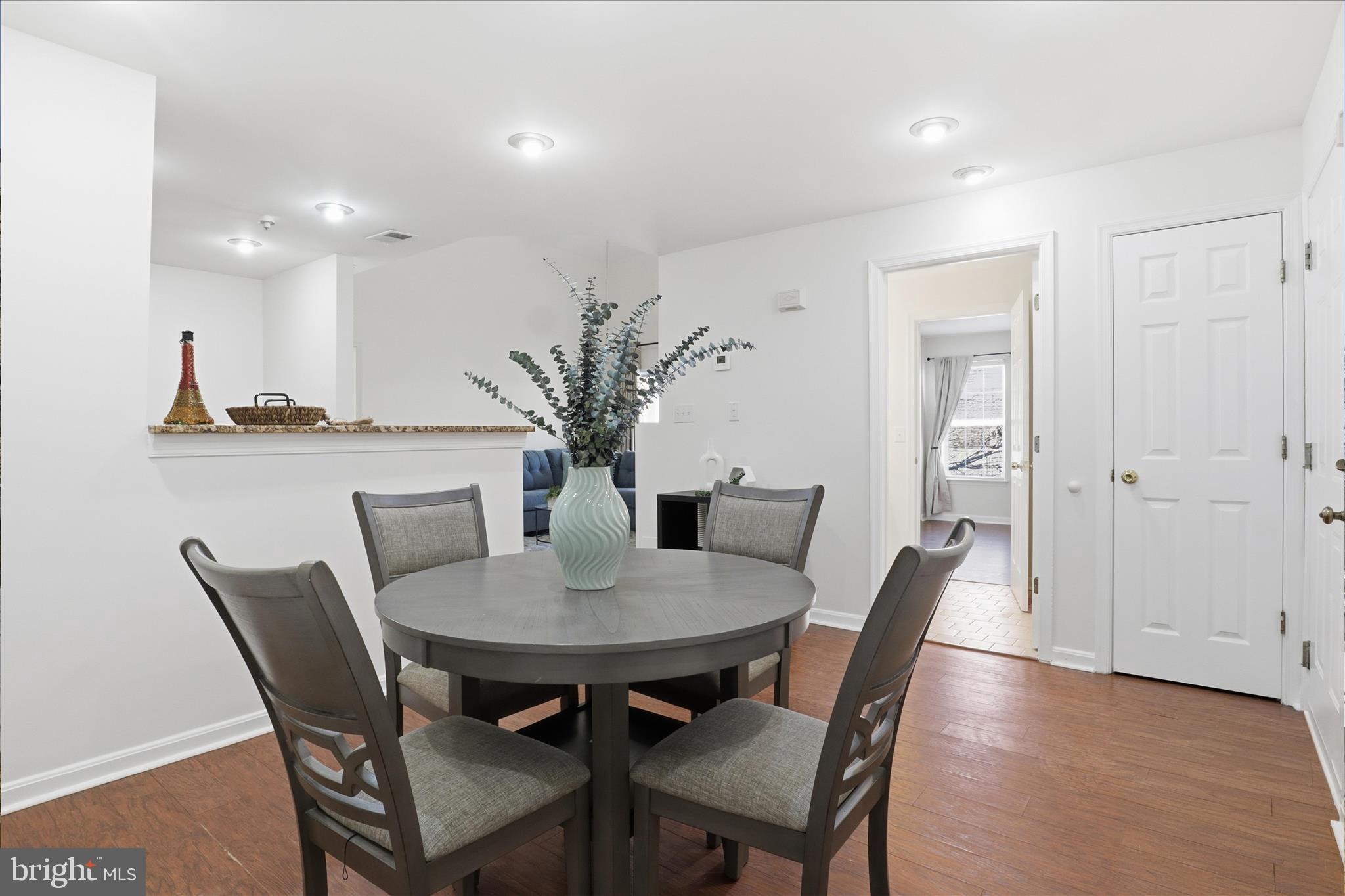 1067 Gardenview Loop, Unit 302 Woodbridge, VA 22191 - Photo 4 of 36