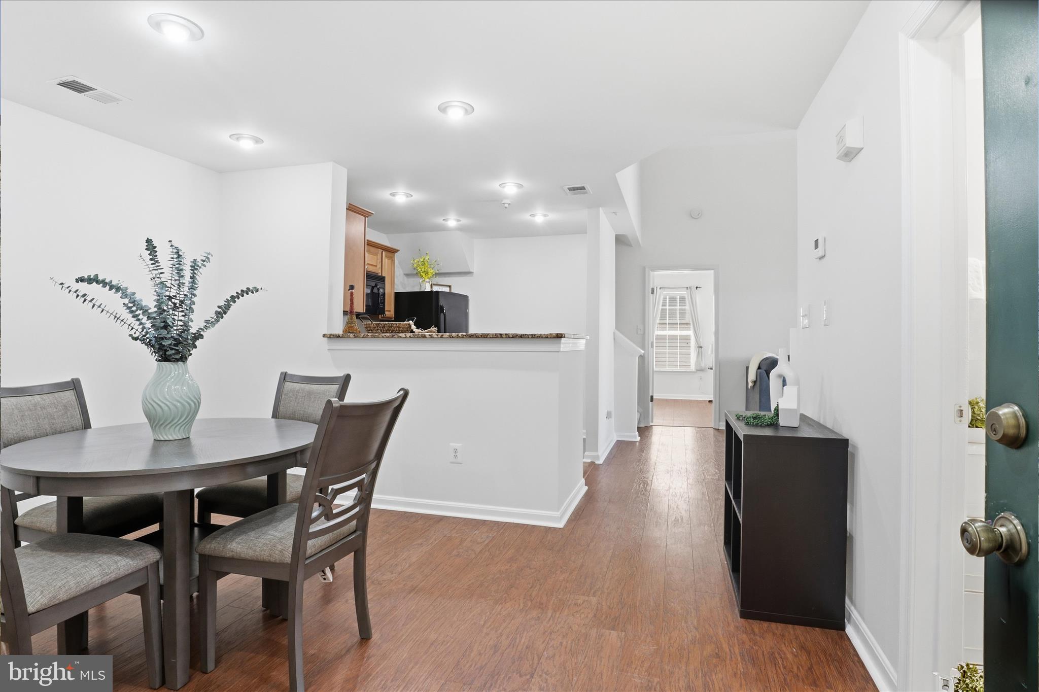 1067 Gardenview Loop, Unit 302 Woodbridge, VA 22191 - Photo 7 of 36