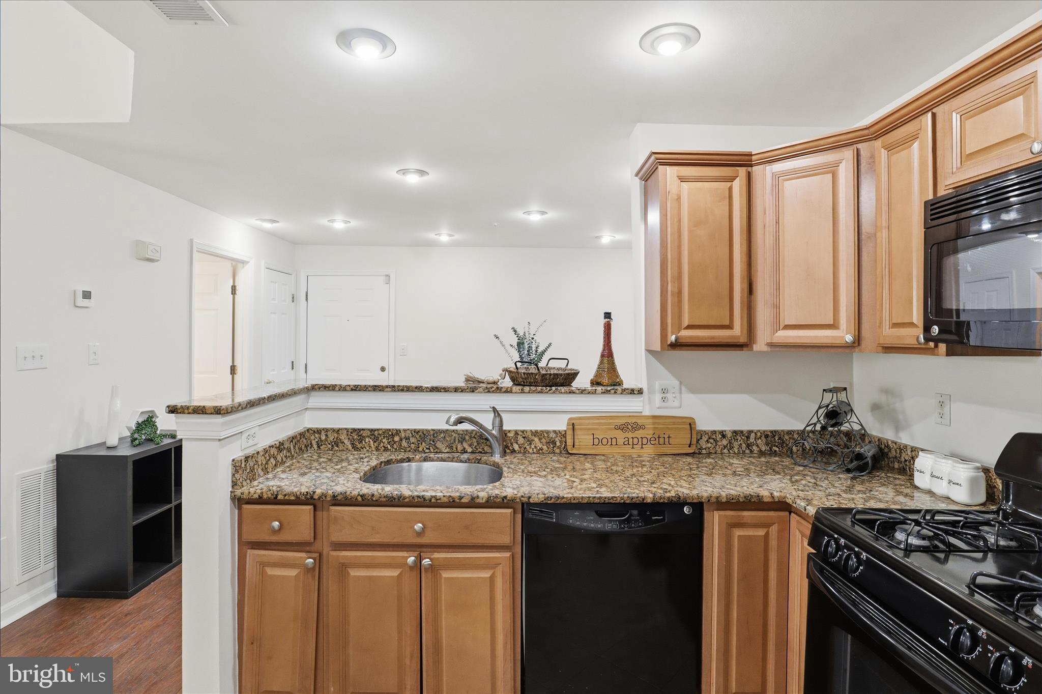 1067 Gardenview Loop, Unit 302 Woodbridge, VA 22191 - Photo 9 of 36