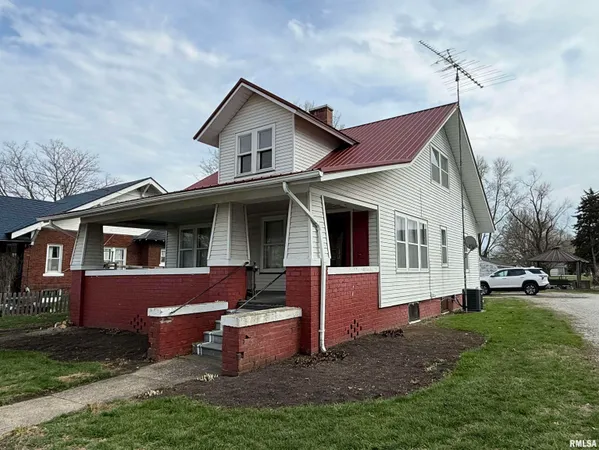 $149,900 | 180 East Penn Avenue, Roseville, IL 61473