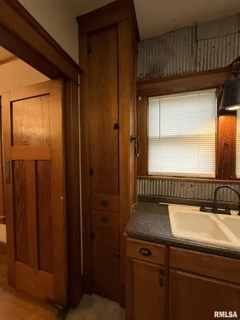 $149,900 | 180 East Penn Avenue, Roseville, IL 61473