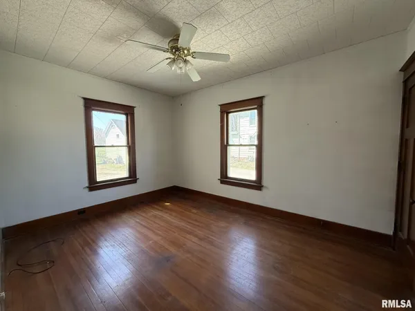 $149,900 | 180 East Penn Avenue, Roseville, IL 61473